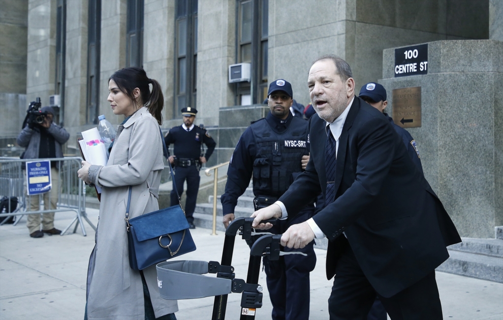 Harvey Weinstein entra en el juicio de febrero de 2020, en Nueva York. 