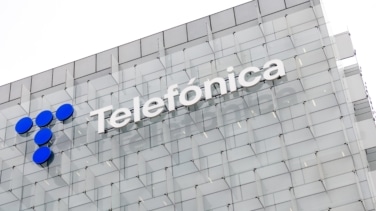 El Estado aumenta su participación en Telefónica al 7% y solicita la entrada de Carlos Ocaña como consejero