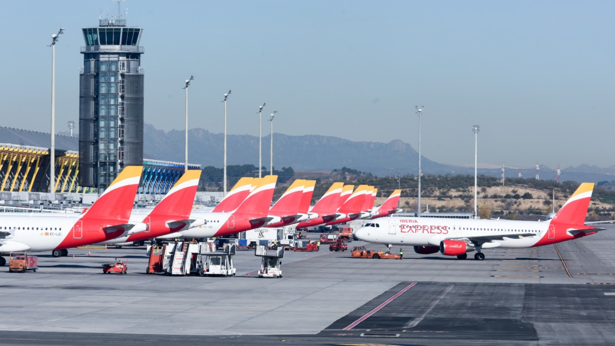 Aviones de Iberia en la T4 de Barajas.