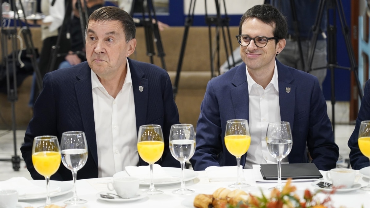 EH Bildu, Arnaldo Otegi, y el candidato de EH Bildu a Lehendakari, Pello Otxandiano.