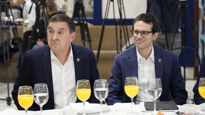 EH Bildu, Arnaldo Otegi, y el candidato de EH Bildu a Lehendakari, Pello Otxandiano. EH Bildu, Arnaldo Otegi, y el candidato de EH Bildu a Lehendakari, Pello Otxandiano.