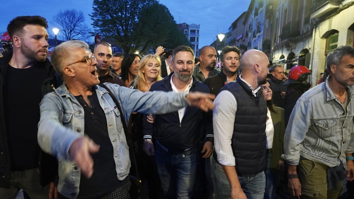 Santiago Abascal, en el barrio de San Francisco de Bilbao.