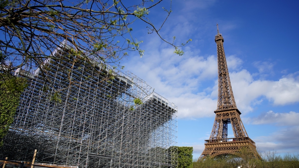 Detenido el hombre que amenazaba con inmolarse en el consulado de Irán en París