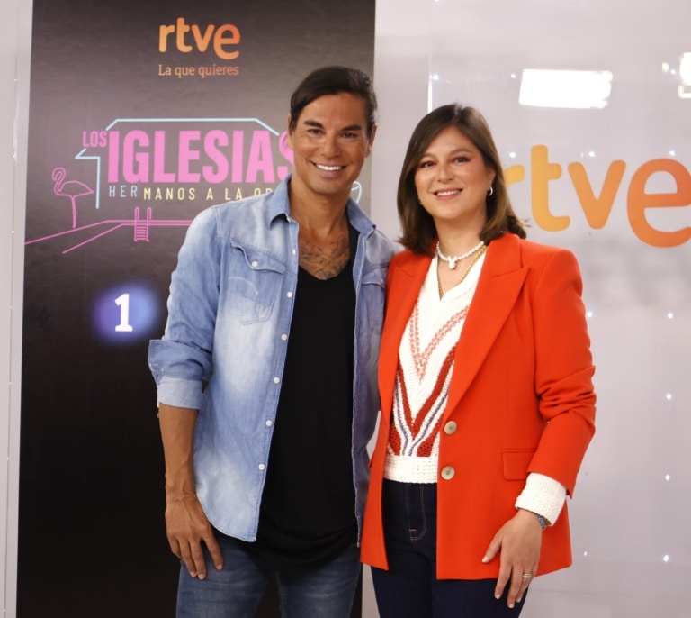 La familia Iglesias-Preysler se lanza a la tele: Chábeli y Julio José reforman casas de famosos