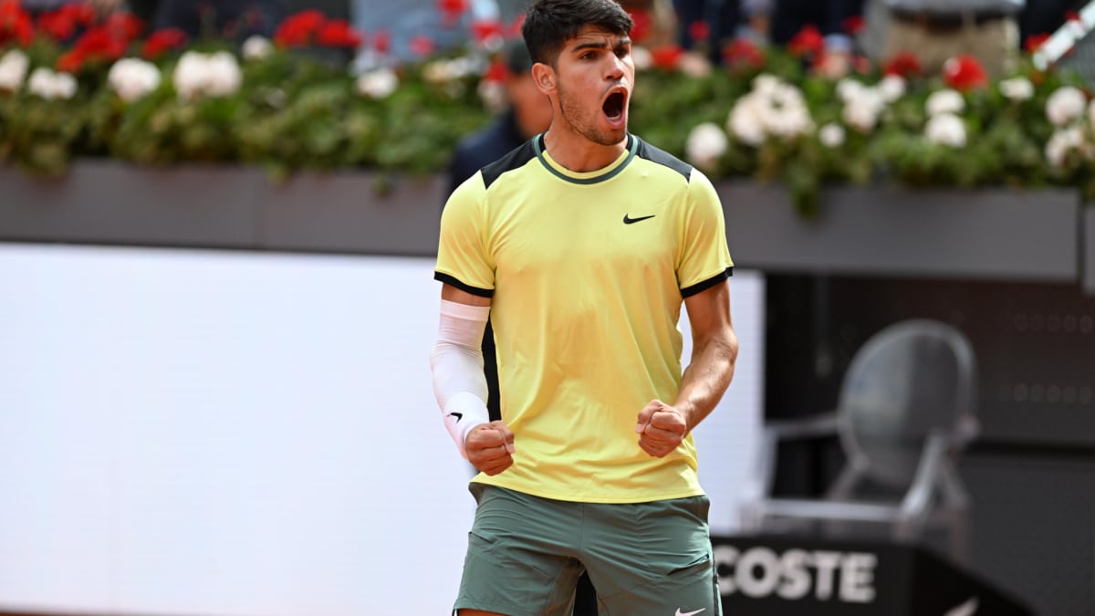 Alcaraz pasa sin problemas a los octavos de final del Mutua Madrid Open