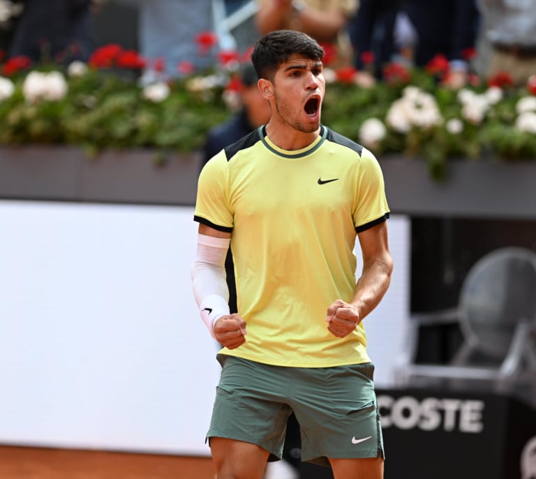 Alcaraz pasa sin problemas a los octavos de final del Mutua Madrid Open