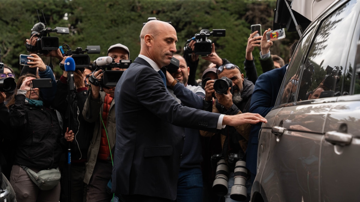 El expresidente de la RFEF Luis Rubiales después de su declaración ante la jueza