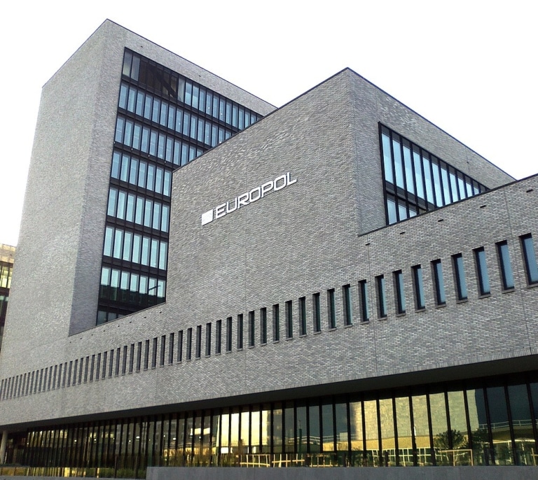 La oficina antifraude europea señala irregularidades en la selección de un policía español en Europol