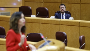 Malestar en el PSOE con Aragonès por prestarse al "trabajo sucio" del PP y hacer campaña contra Illa en el Senado