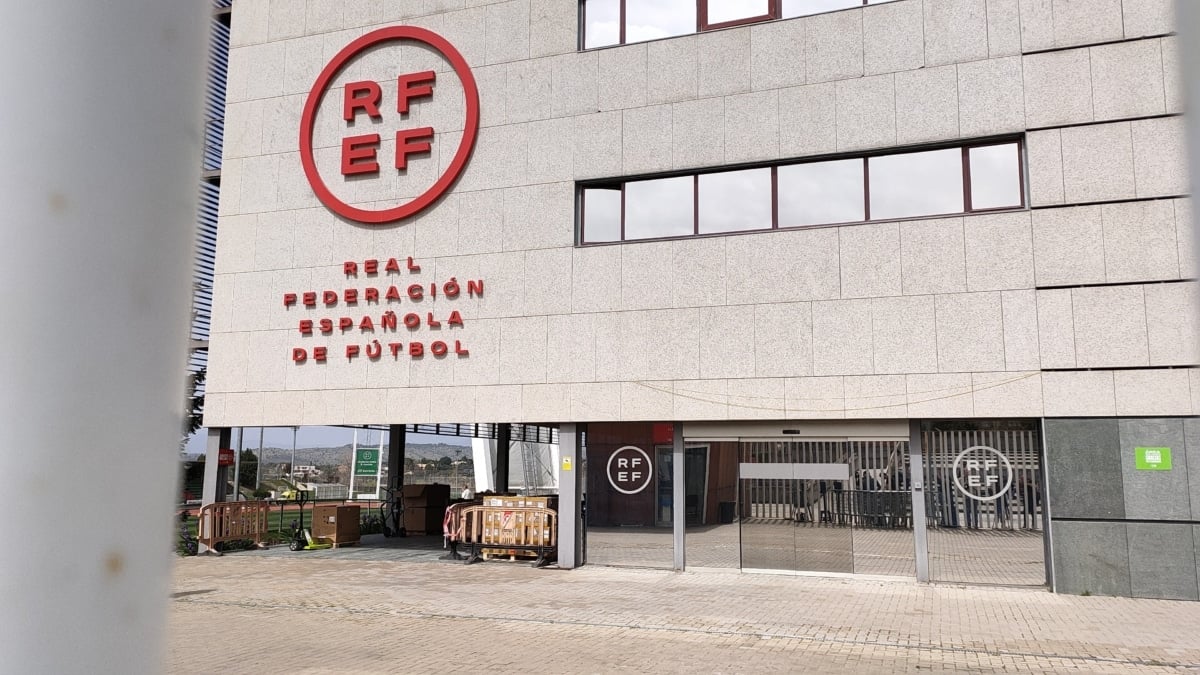 Fachada de la Real Federación Española de Fútbol (RFEF)