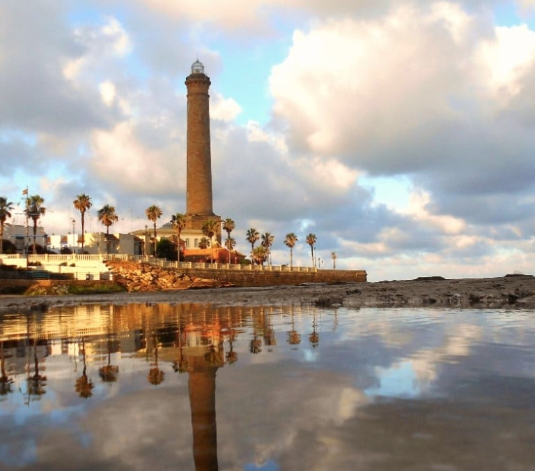 Descubre el faro más alto de España y todo lo que puedes ver en este lugar de Andalucía