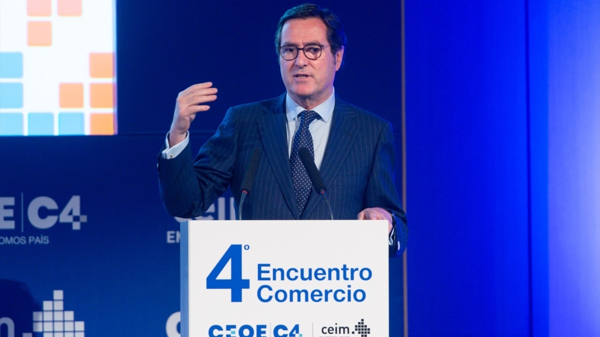 El presidente de la CEOE, Antonio Garamendi, interviene en el IV Encuentro del Comercio de CEOE.