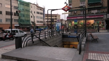 Detienen a un hombre tras apuñalar a una mujer de 45 años en la estación de metro de Alto de Extremadura