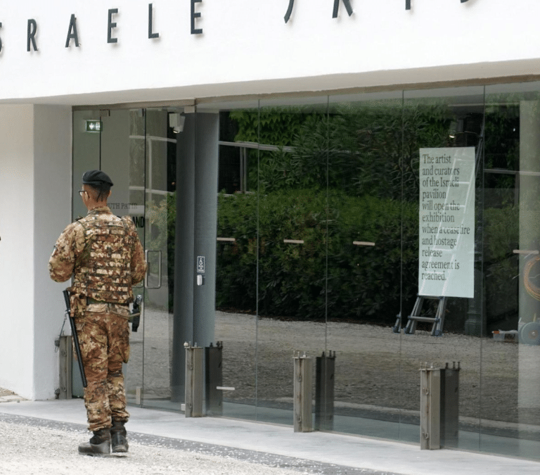 No habrá arte sin alto el fuego: rebelión en el pabellón israelí de la Bienal de Venecia