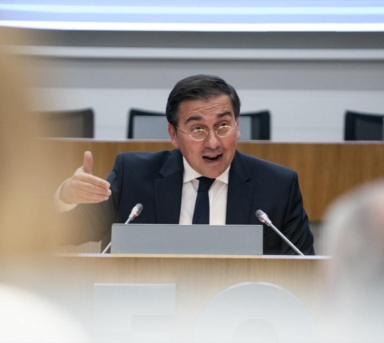 Argelia mantiene el bloqueo de pagos a las exportaciones españolas