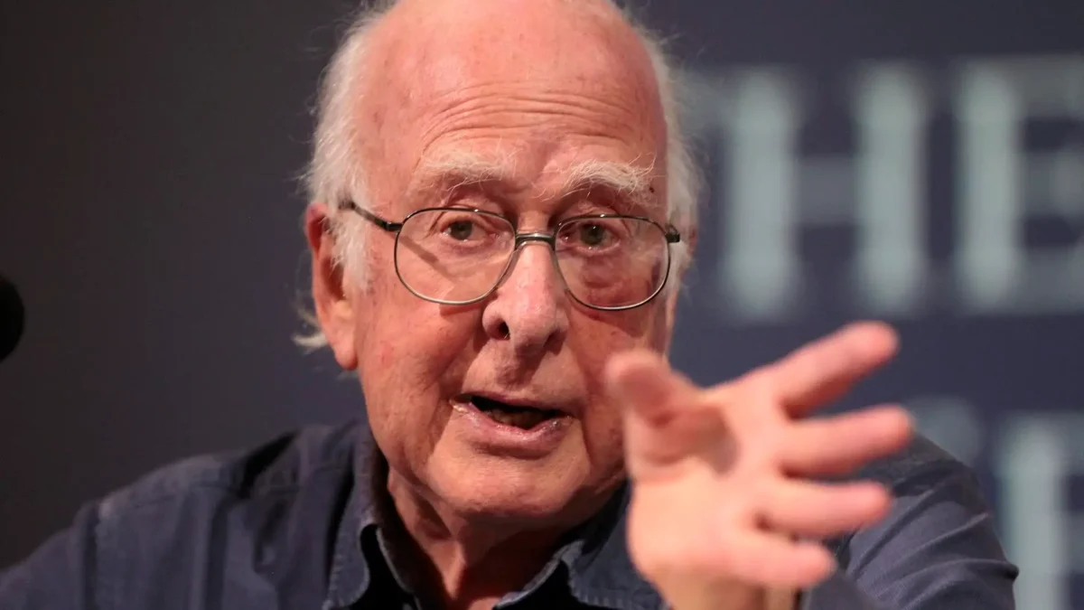 Muere Peter Higgs a los 94 años, premio Nobel de física y descubridor de la 'partícula de Dios'