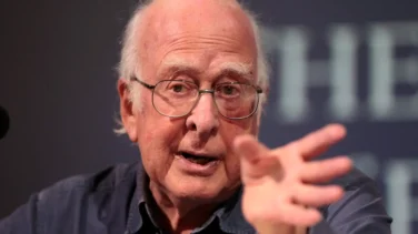 Muere Peter Higgs, premio Nobel de física y descubridor de la 'partícula de Dios', a los 94 años