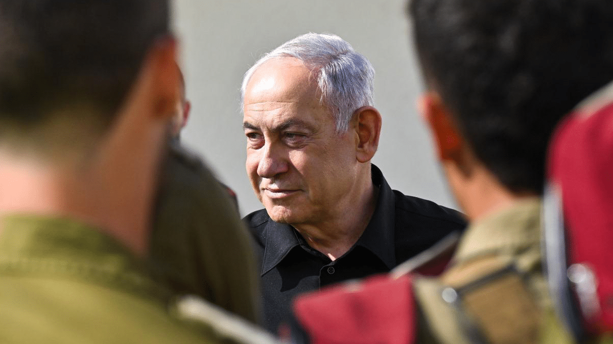 El primer ministro israelí, Benjamín Netanyahu, durante una visita a la base de la Unidad de Reconocimiento del Estado Mayor de las FDI en el sur de Israel.