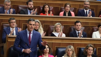 "Ni él ni su familia se merecen esto": el PSOE y el Gobierno arropan a Sánchez