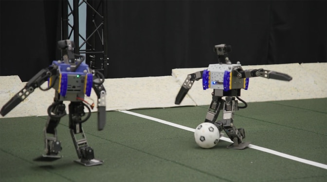 Los robots utilizan el fútbol para acercarse a los humanos: más rápidos y más hábiles