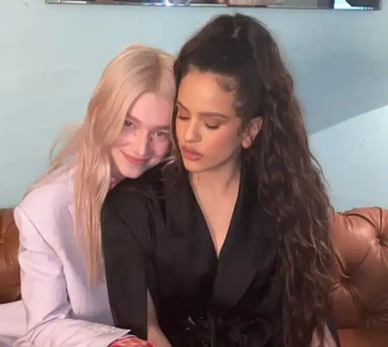 Hunter Schafer confirma que tuvo una relación romántica con Rosalía