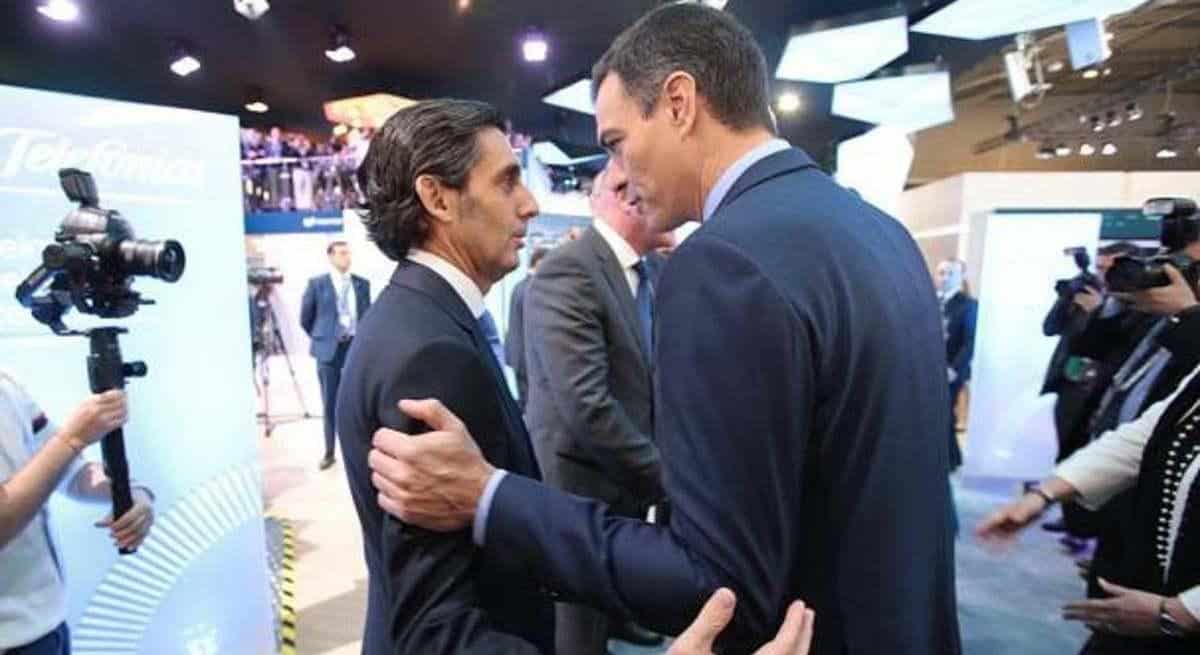 Pedro Sánchez y José María Álvarez-Pallete en el MWC