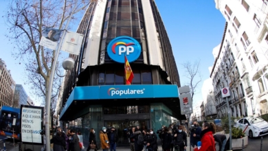 La policía acordona el acceso a la sede del PP