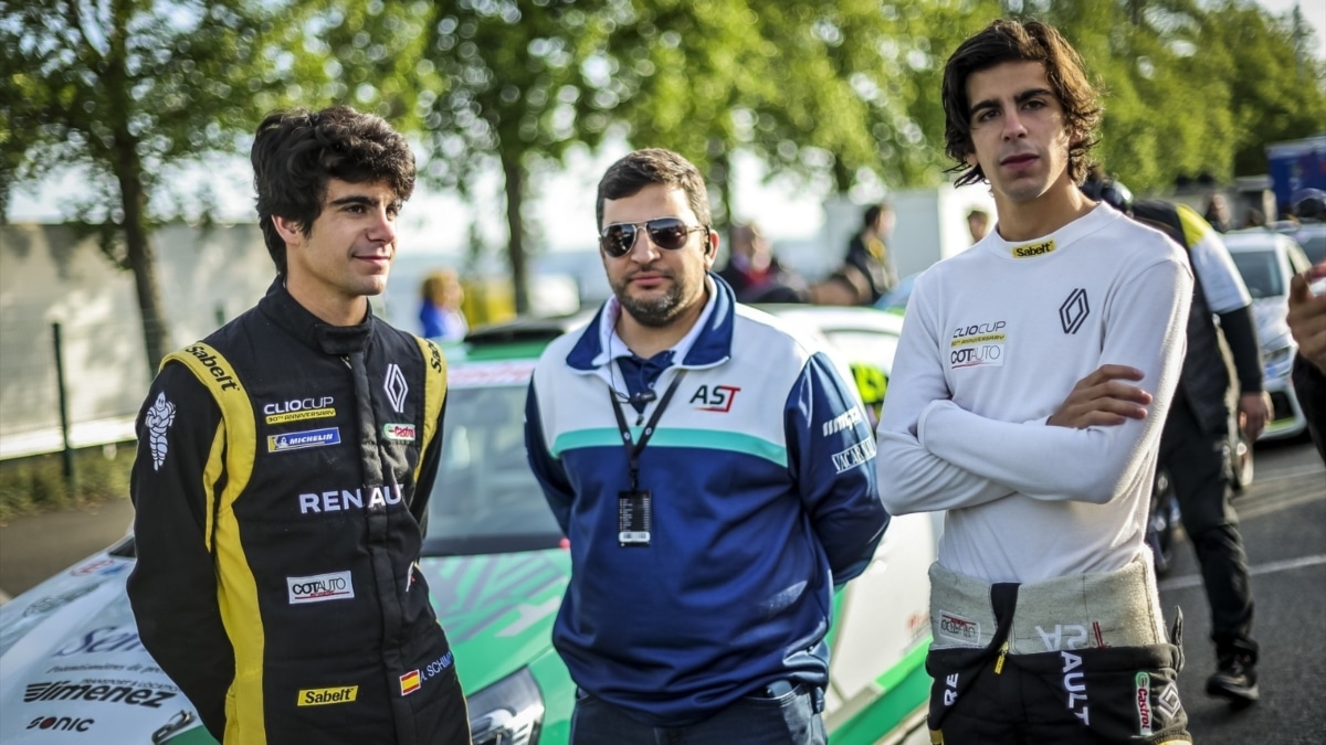 En el centro José Roberto Rincón en la competición de Renault Clio Cup Series en mayo de 2023