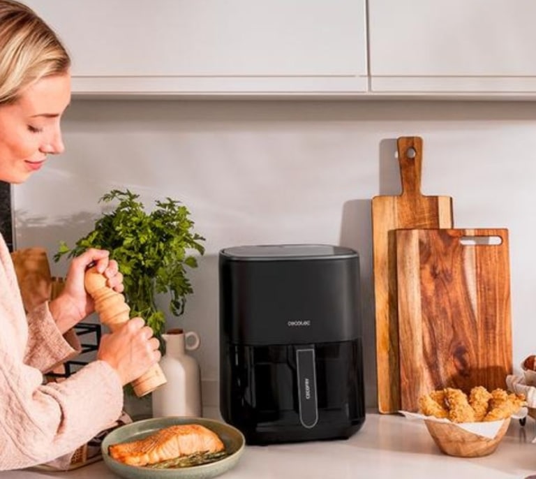Adiós a no comer sano: La nueva freidora de aire de Cecotec ¡ahora por menos de 60€!