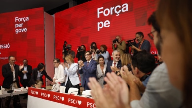 El PSC prioriza el tripartito y rechaza investir a Puigdemont a pesar de sus "amenazas"