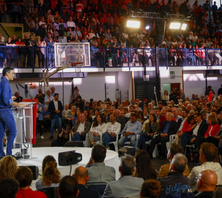 El PSOE contiene el debate sobre la sucesión de Sánchez, pero asume que ya no es "tema tabú"