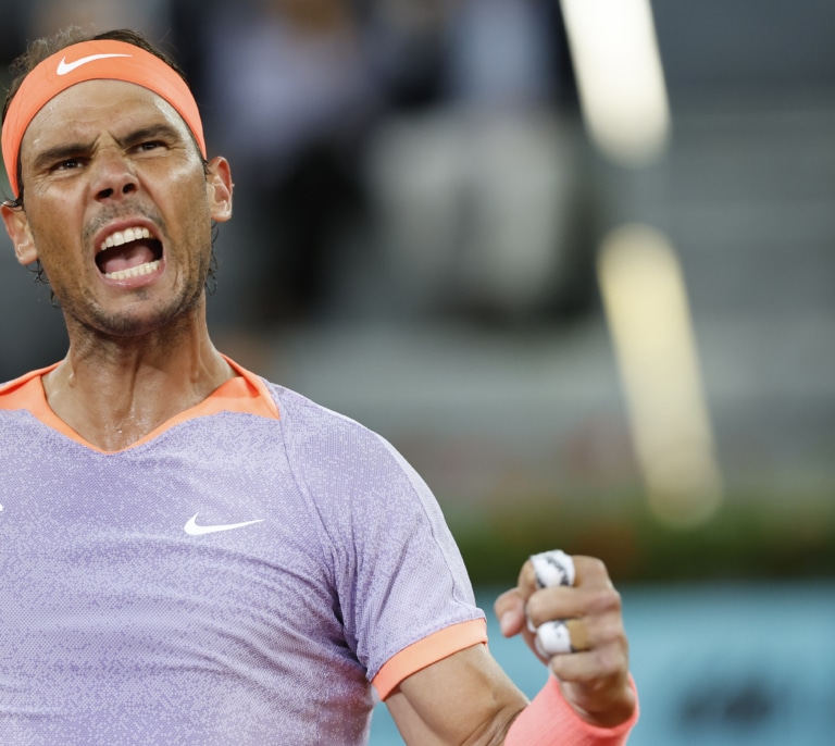Nadal remonta en su estreno en Roma