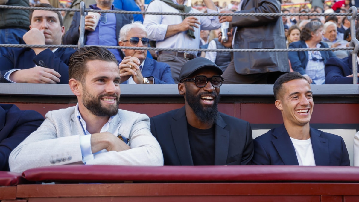 Nacho, Rüdiger y Lucas Vázquez, en el callejón de Las Ventas.