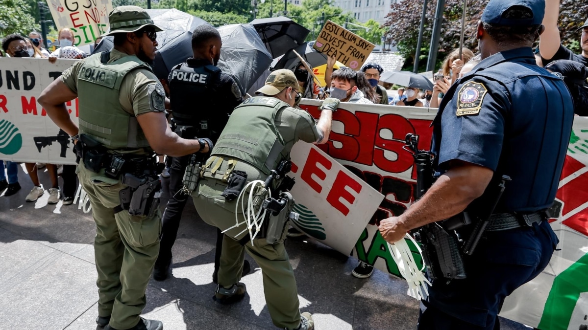 El rap viral convertido en himno de las acampadas propalestina que lanza un mensaje a Biden: "Ni de coña te votaré"