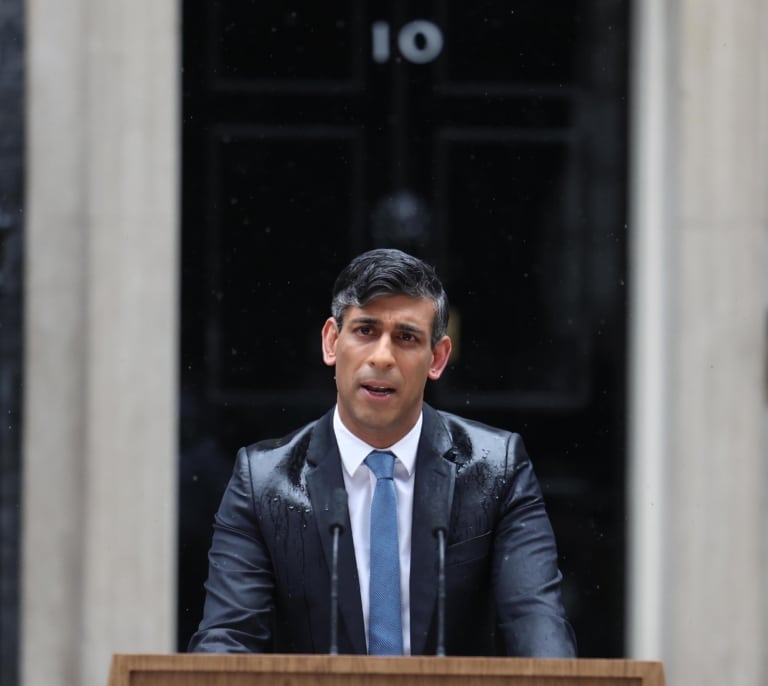 Por qué el primer ministro británico adelanta las elecciones con las encuestas en contra