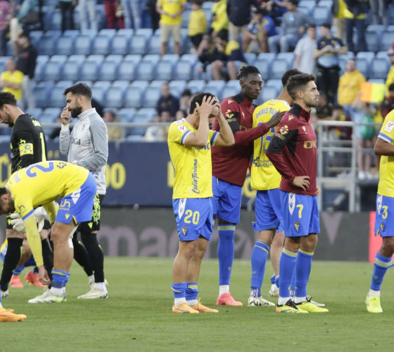 El Cádiz consuma el descenso y la Real Sociedad afianza la Europa League