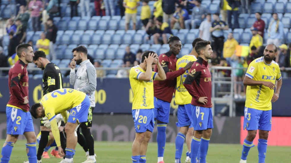 El Cádiz consuma el descenso y la Real Sociedad afianza la Europa League