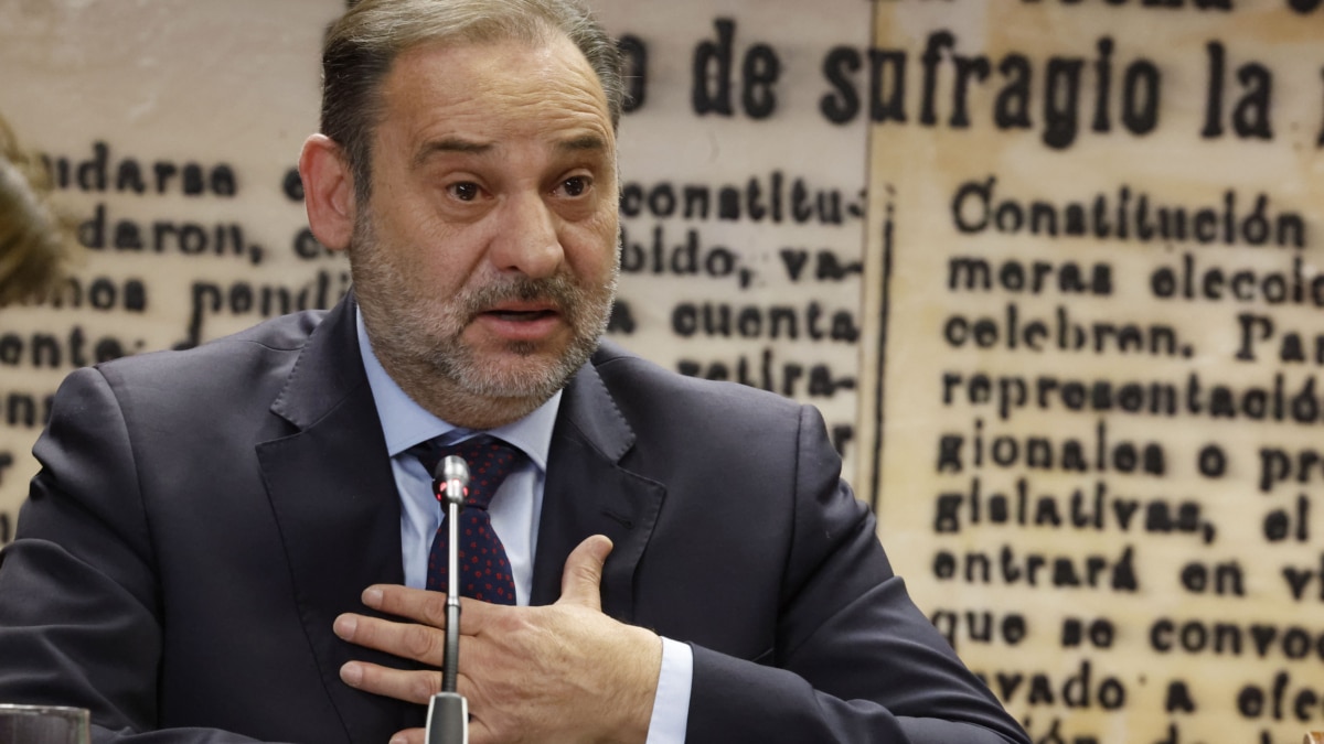 El exministro y ex secretario de Organización del PSOE José Luis Ábalos comparece este lunes ante la comisión de investigación del caso Koldo del Senado.