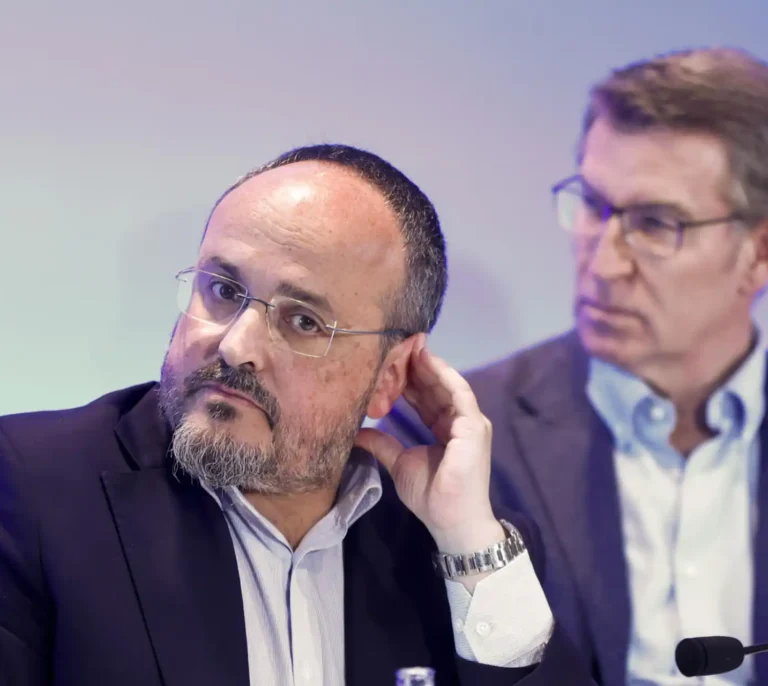 Génova negocia con el otro "díscolo", el catalán Alejandro Fernández, para suavizar su enmienda sobre Junts