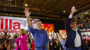 Sánchez coloniza la campaña de Illa y obliga a hablar de pactos con Junts y ERC