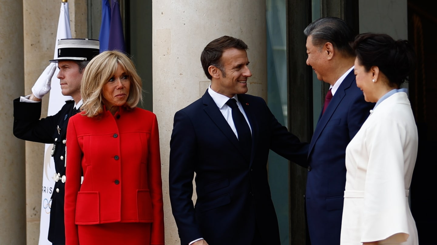 De izqda a dcha, Brigitte y Emmanuel Macron, Xi Jinping y su esposa Peng Liyuan, en El Eliseo.