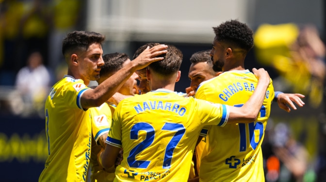 "Nuestra fe es saber que resucitaremos": el último aliento de vida en Primera del Cádiz