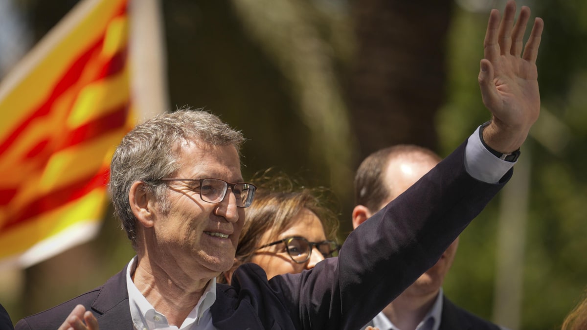 Feijóo, durante el mitin en Badalona.