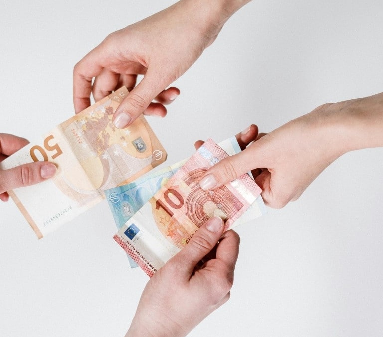 El dinero que Hacienda te devuelve por tener un hijo menor de 25 años