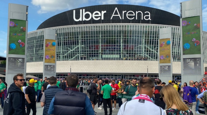 Una brutal pelea entre turcos y griegos obliga a retrasar la 'Final Four' de la Euroliga que juega el Real Madrid