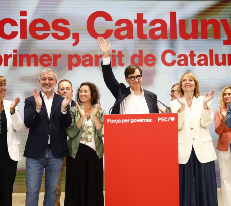 Illa logra una victoria histórica y fortalece a Sánchez