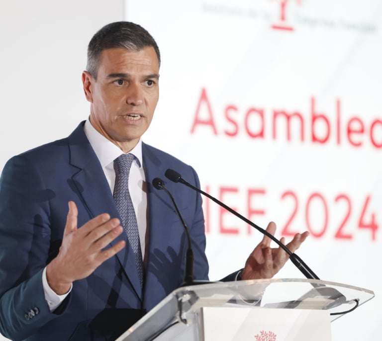 Sánchez reclama a las empresas familiares "pagar mejores salarios y flexibilizar los horarios"