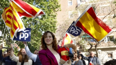 Ayuso se da un baño de masas en Barcelona y pide la llave de la Generalitat para el PP
