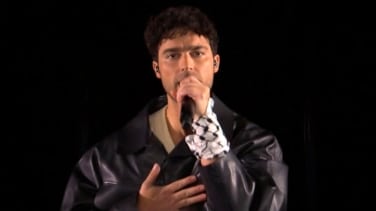 Polémica en Eurovisión: el sueco Eric Saade cuela un pañuelo palestino en la actuación inaugural