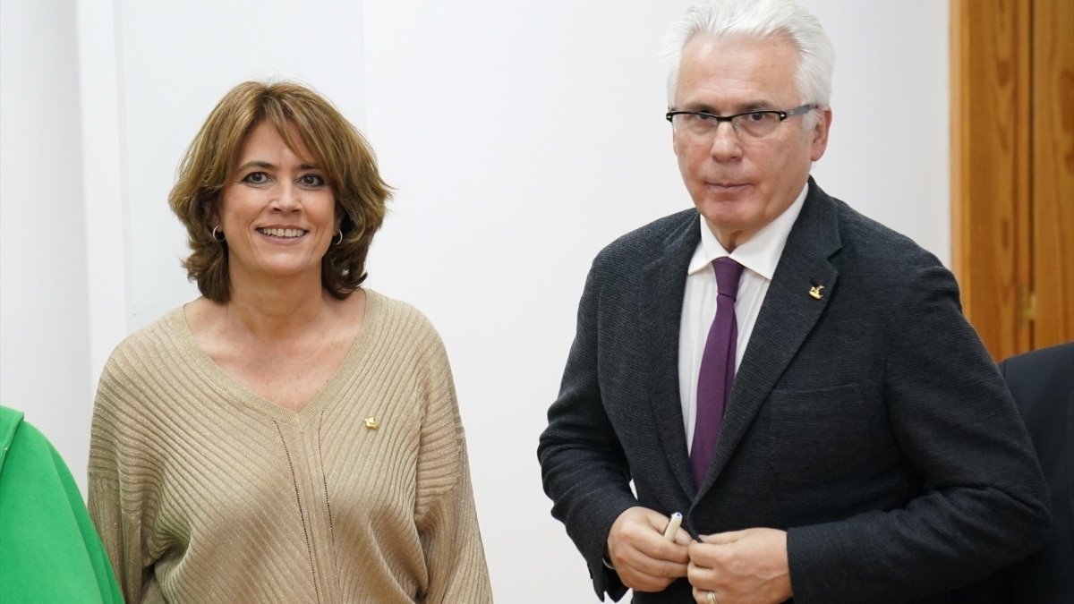 La ex ministra de Justicia y ex fiscal general del Estado, Dolores Delgado y el asesor del Tribunal Penal Internacional y ex juez Baltasar Garzón.